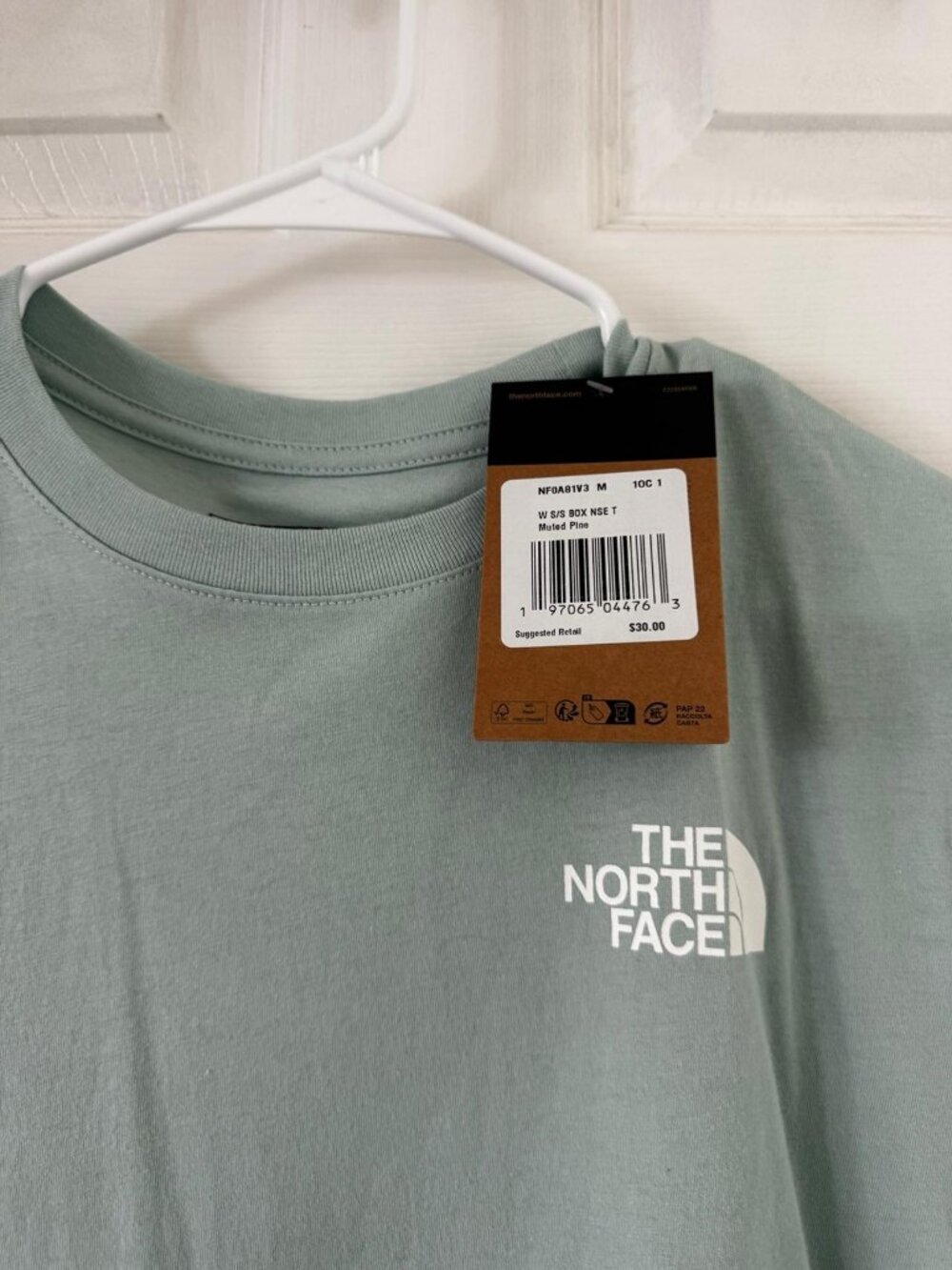The North Face Women's T-Shirt Size M Muted Pine Sage Green NWT New With Tags - Picture 2 of 4